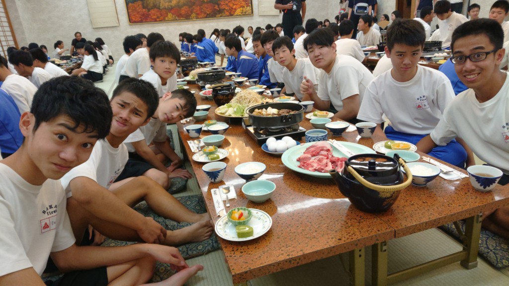 DSC_0001_BURST20190912180312003-2995x1685